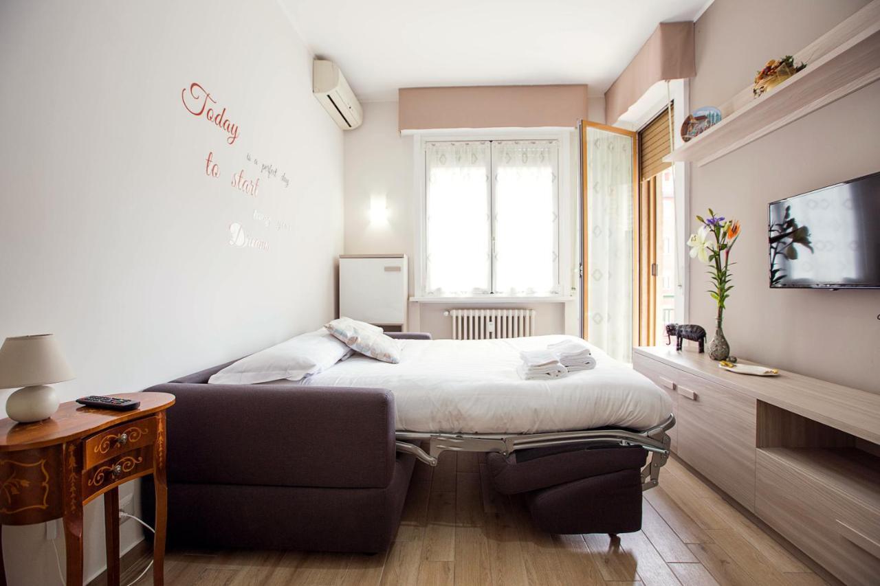 Lorenteggio Studio Apt Milan Exterior photo